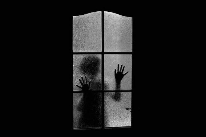 The Blackest Ghost Tour: Ages 17 and Above - Price, small group size, and comfort in the heat of the night