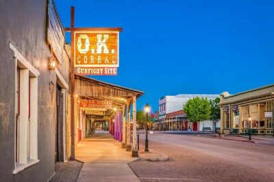 The Dead Men's Tales Walking Ghost Tour in Tombstone - Getting started at 311 E Allen St and what the 90 minutes is like