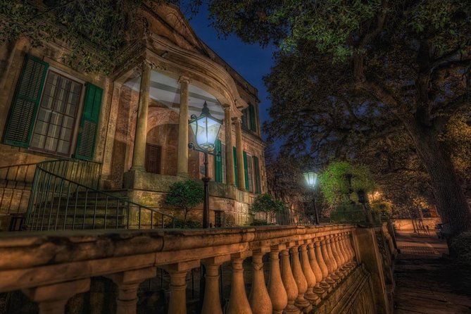 The Grave Tales Ghost Tour in Savannah - Timing, Weather, and Footwear: Your Small Decisions That Make the Big Difference