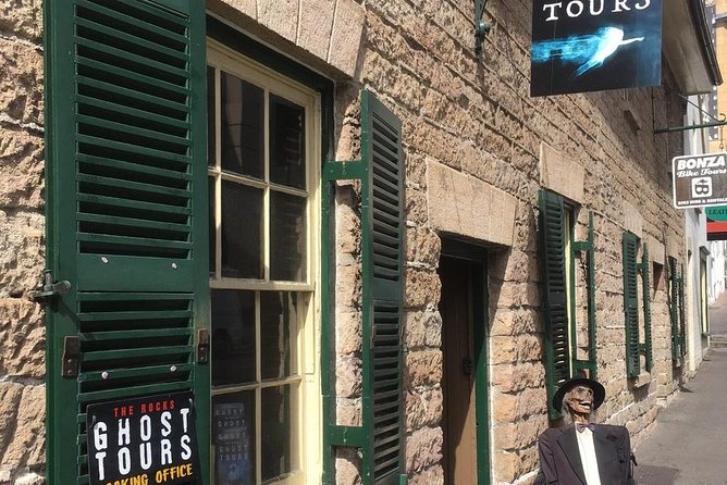 The Rocks Ghost Tours with Guide in Sydney - Why The Rocks at night works so well for a ghost tour