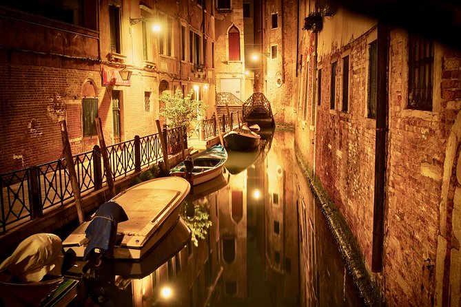 Venice Ghost & Legends Walking City Tour - The meeting point at Calle larga de l’Ascension (and how not to miss it)