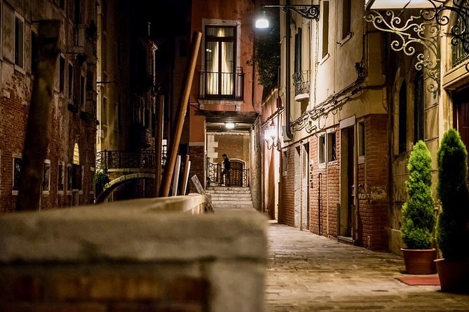 Venice Ghost & Legends Walking City Tour - Who should book this Venice Ghost & Legends walk