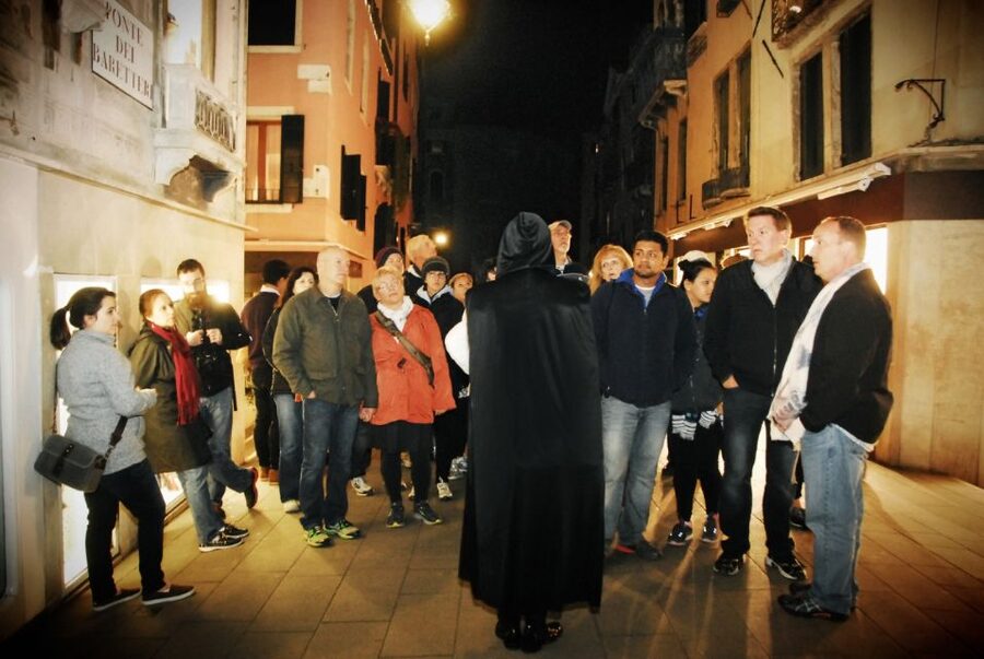 Venice: Legends, Anecdotes and Ghost Stories Walking Tour - A Night in Hidden Venice: what 90 minutes feels like