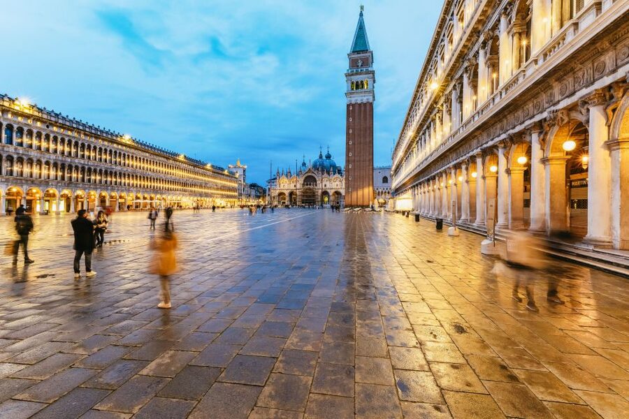 Venice: The Ghost & Legends Walking Tour - Finding the tour: San Marco post office by St. Mark’s