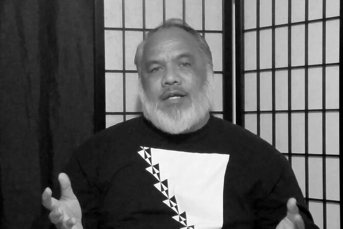 Waikiki Night Marchers Ghost Tour - Lopaka Kapanui’s ghosttelling: spooky, educational, and respect-first