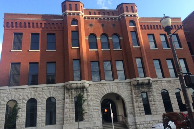 Walking Ghost Tour in Louisville - A 90-minute Louisville ghost walk at 8:00 pm