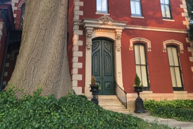 Walking Ghost Tour in Louisville - 448 S 5th St: the Old House tied to Dr. William McDowell