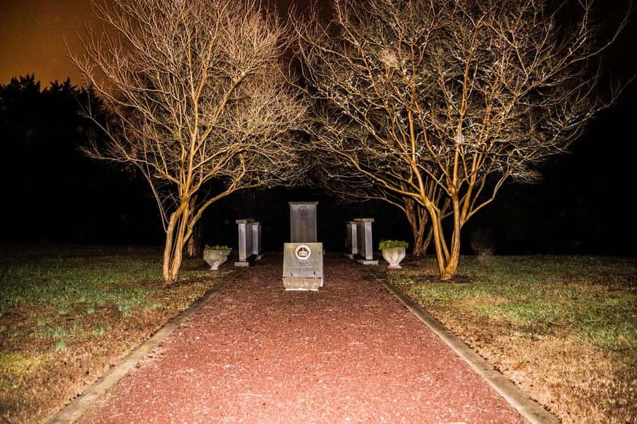Williamsburg: Echoes of Twilight Late-Night Ghost Tour - Peyton Randolph House: the cursed-home finale