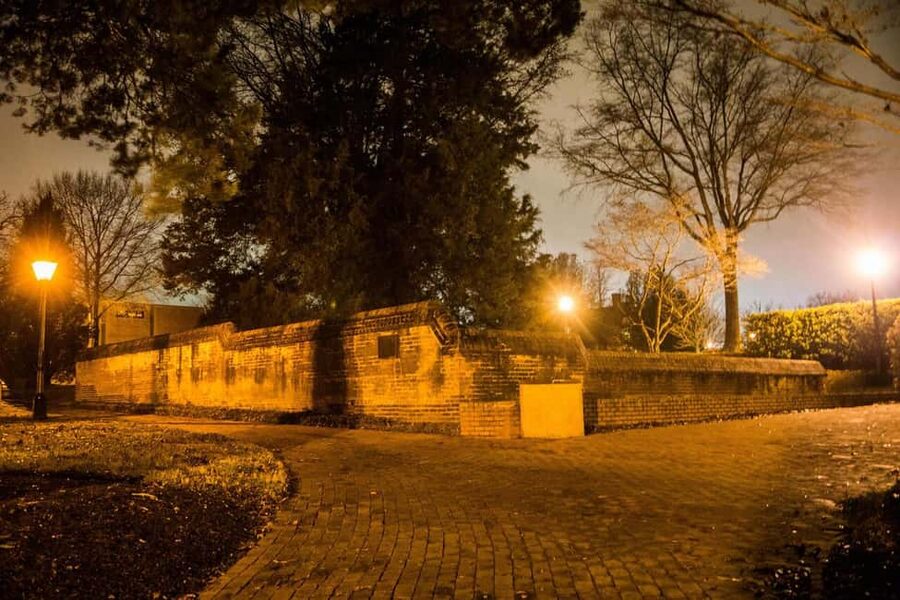 Williamsburg: Echoes of Twilight Late-Night Ghost Tour - Practical tips so the night stays fun, not frustrating