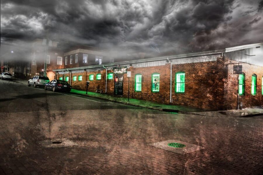 Wraiths & Wicked Whispers: Wilmington Ghost Tour - Haunted Landmarks and the Graveyard Stop That People Remember