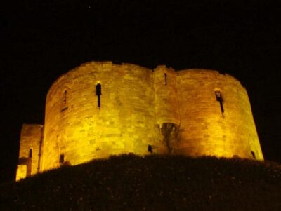 York : Private Ghost Hunt - Why the route matters: Minster Yard to Clifford’s Tower