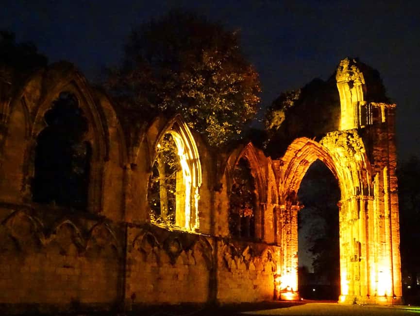 York : Private Ghost Hunt - Meet your guide: what the experience signals about John